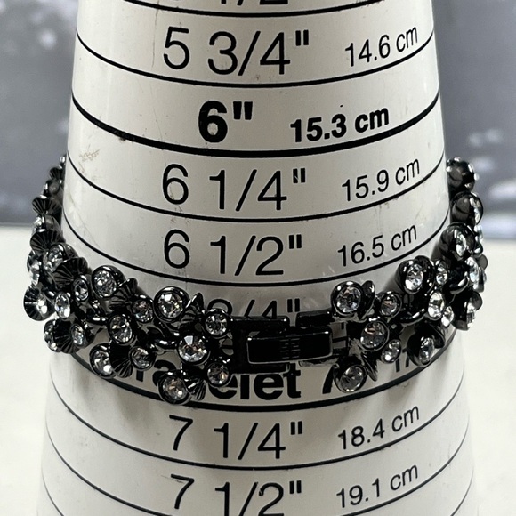 GIVENCHY gunmetal tone/crystal rhinestone bracelet - Picture 6 of 8